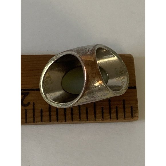 Vintage Green Chalcedony statement Ring - Picture 9 of 14